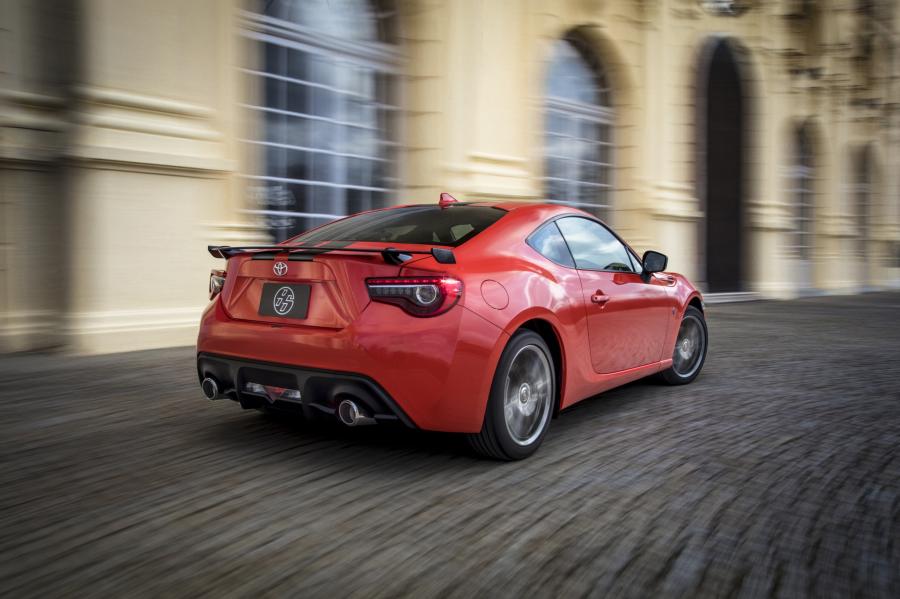  Toyota GT 86 860 2017 года  (NA) (фото 9 из 18)